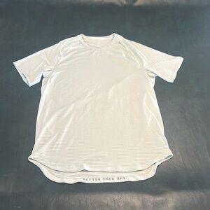 Lululemon shirt size:XL color: off white